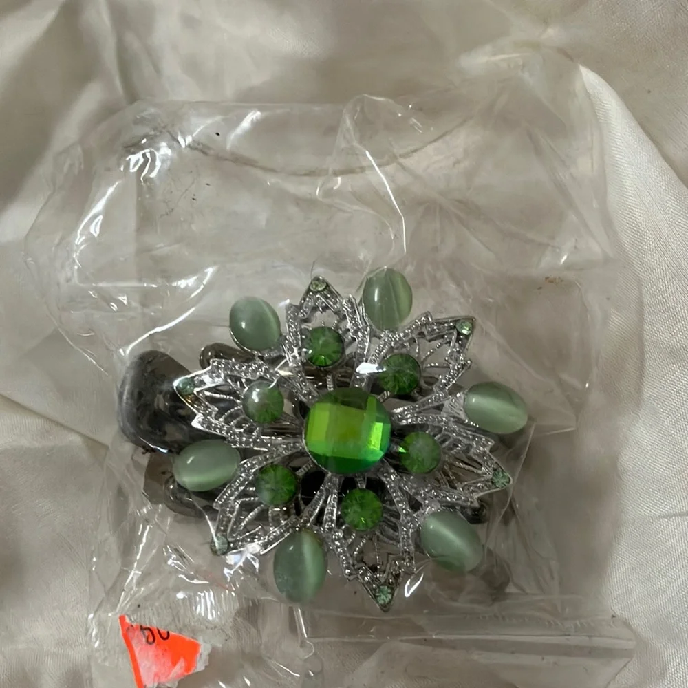 Brand new hair clip